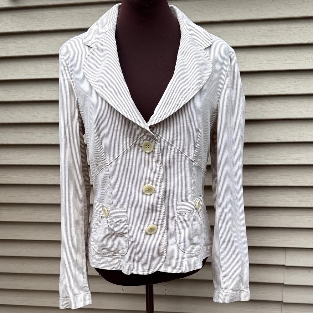 Apt. 9 Cream Pinstripe Blazer Fits sizes 8-10